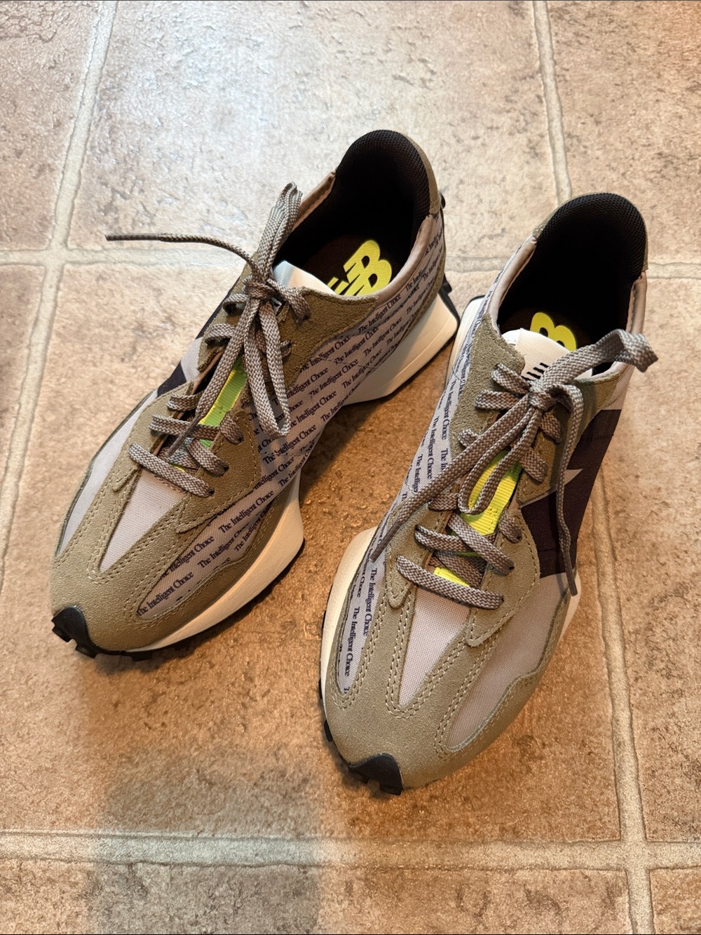 Women’s New Balance 327 Olive Gray Sneakers. Size US W7.5 - Picture 3 of 10